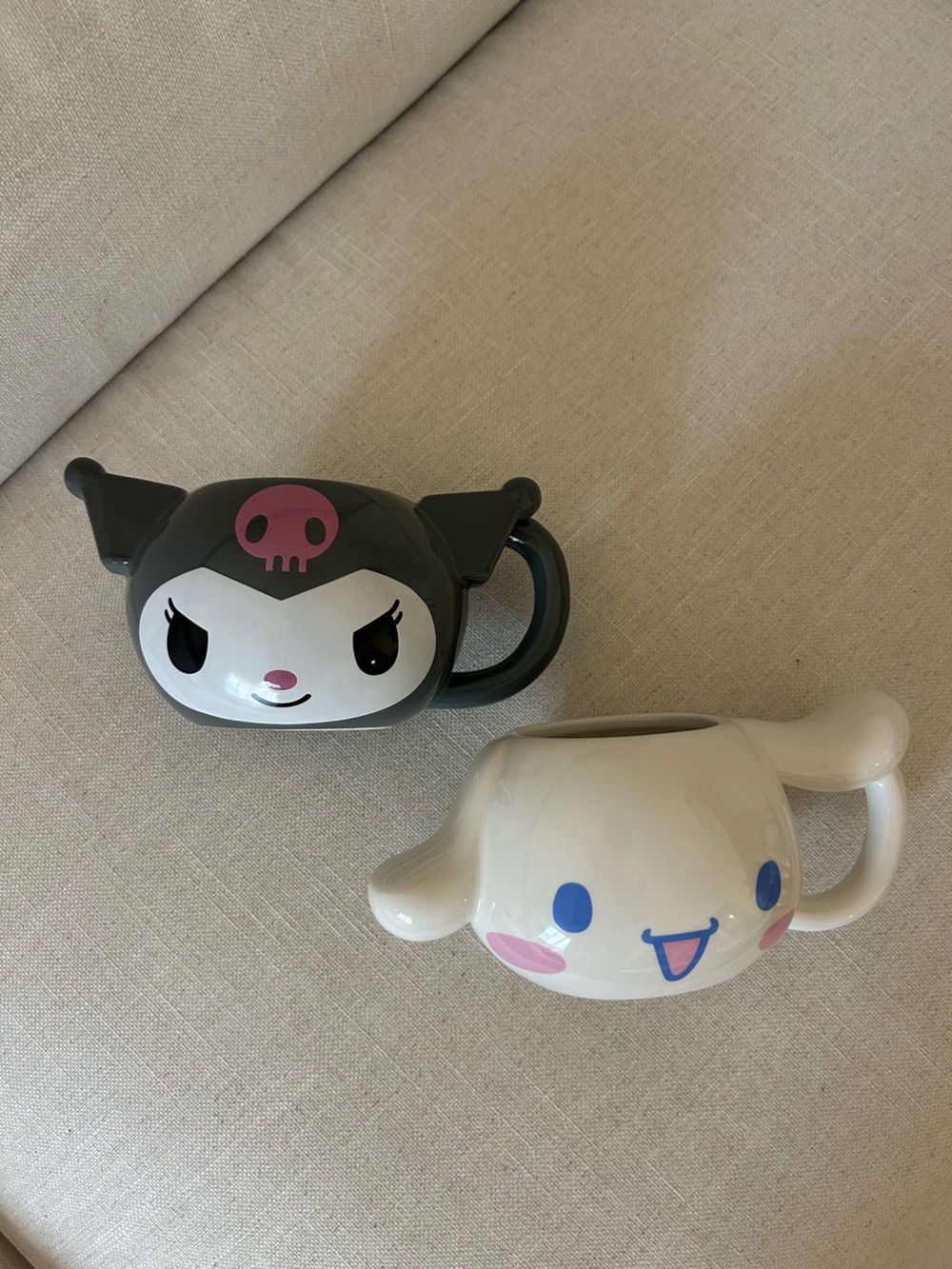 Kuromi & Cinnamoroll Character Mugs - Gray and Cream